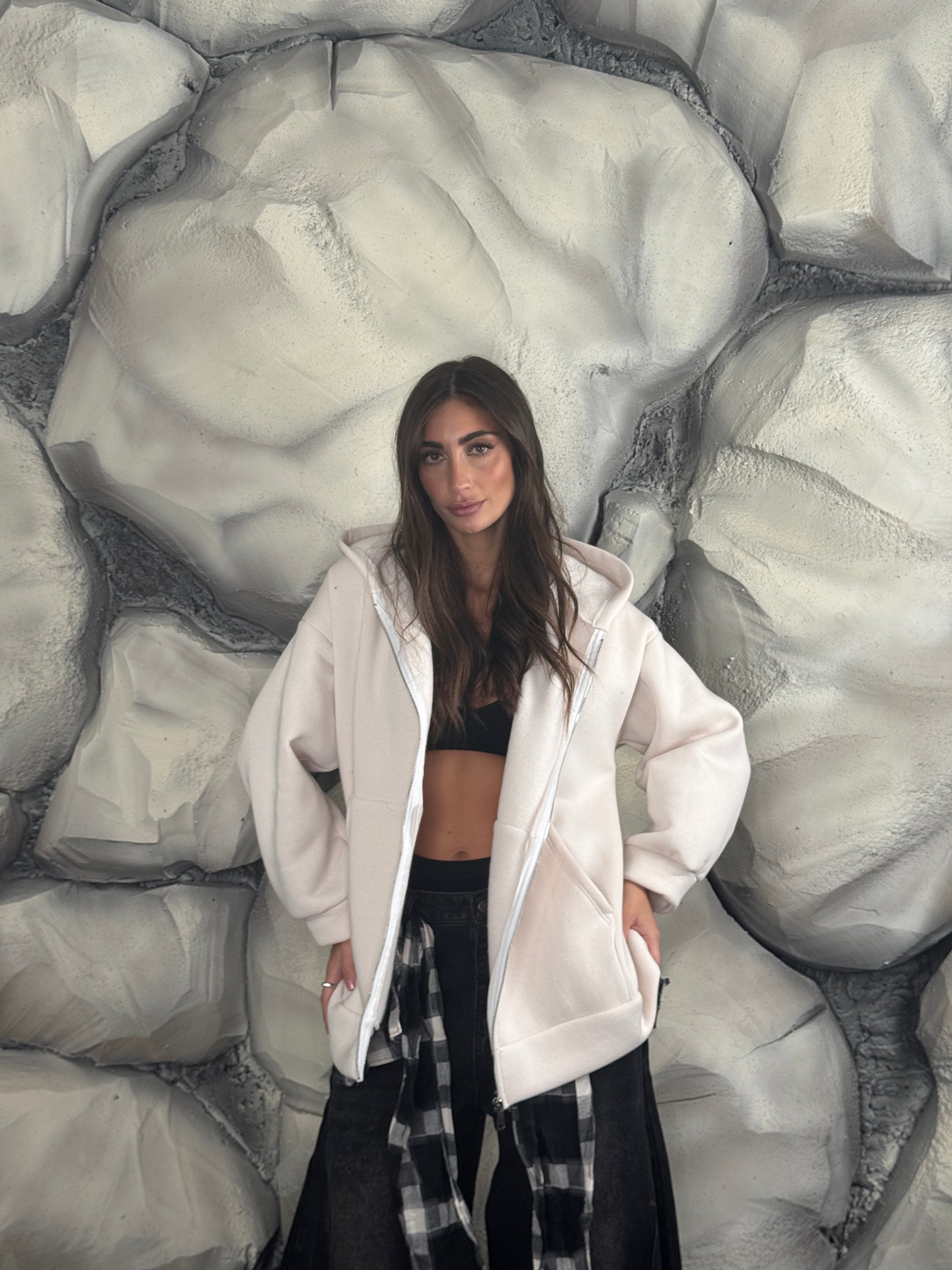 Felpa aperta sul retro