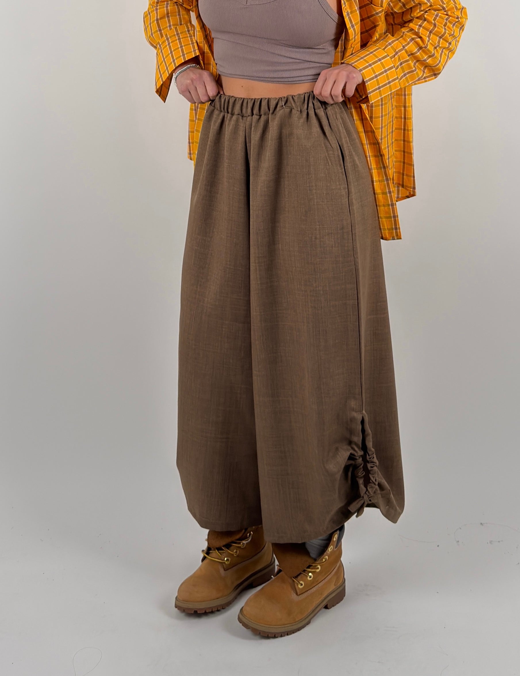 Jorts in tessuto regolabile sul lato