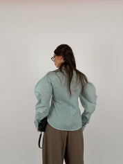 Camicia a righe con cravatta