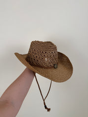 Cappello dettaglio incrociato
