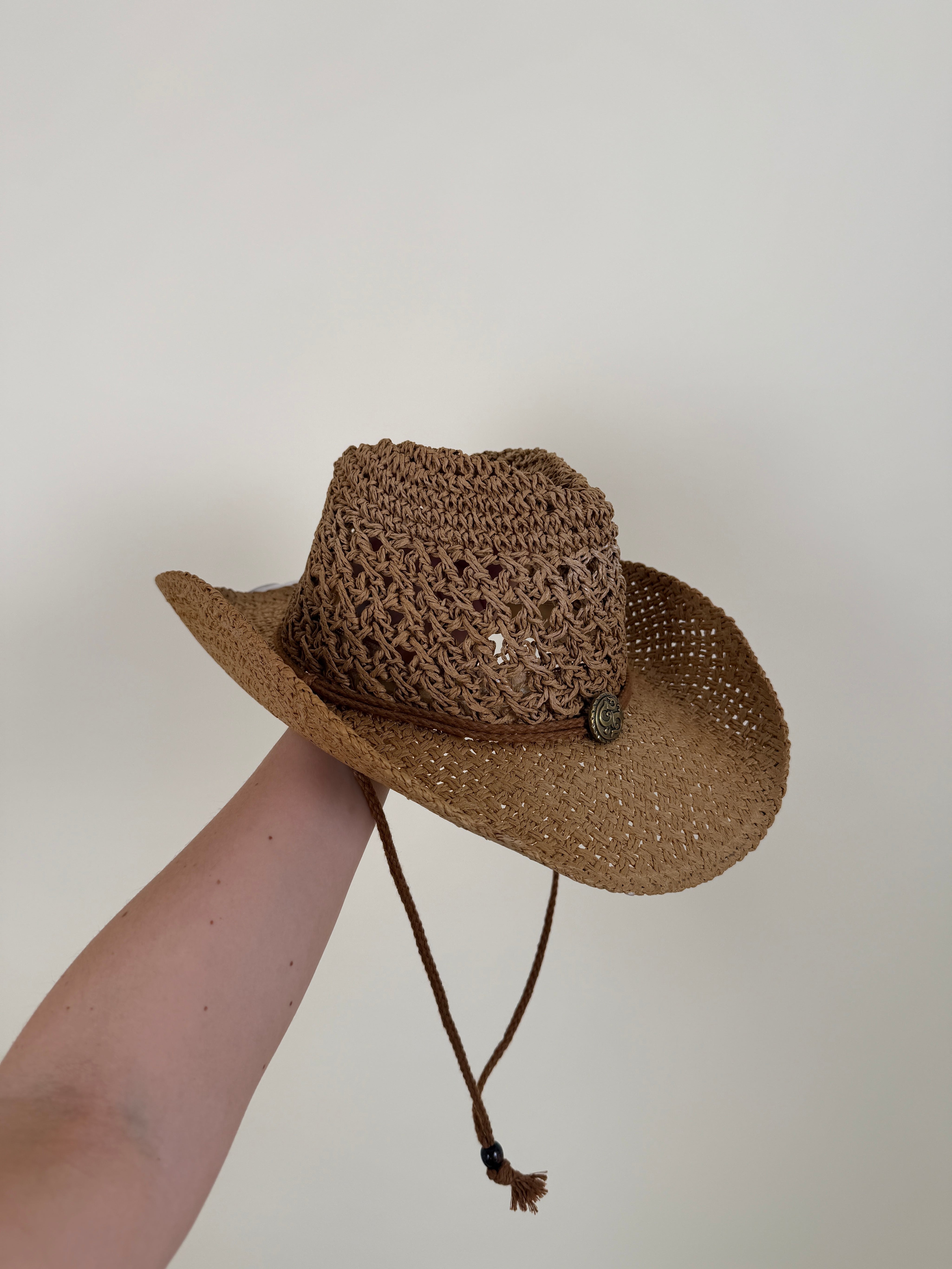 Cappello dettaglio incrociato