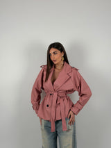 Giacca foderata modello trench in ecopelle con cintura in vita