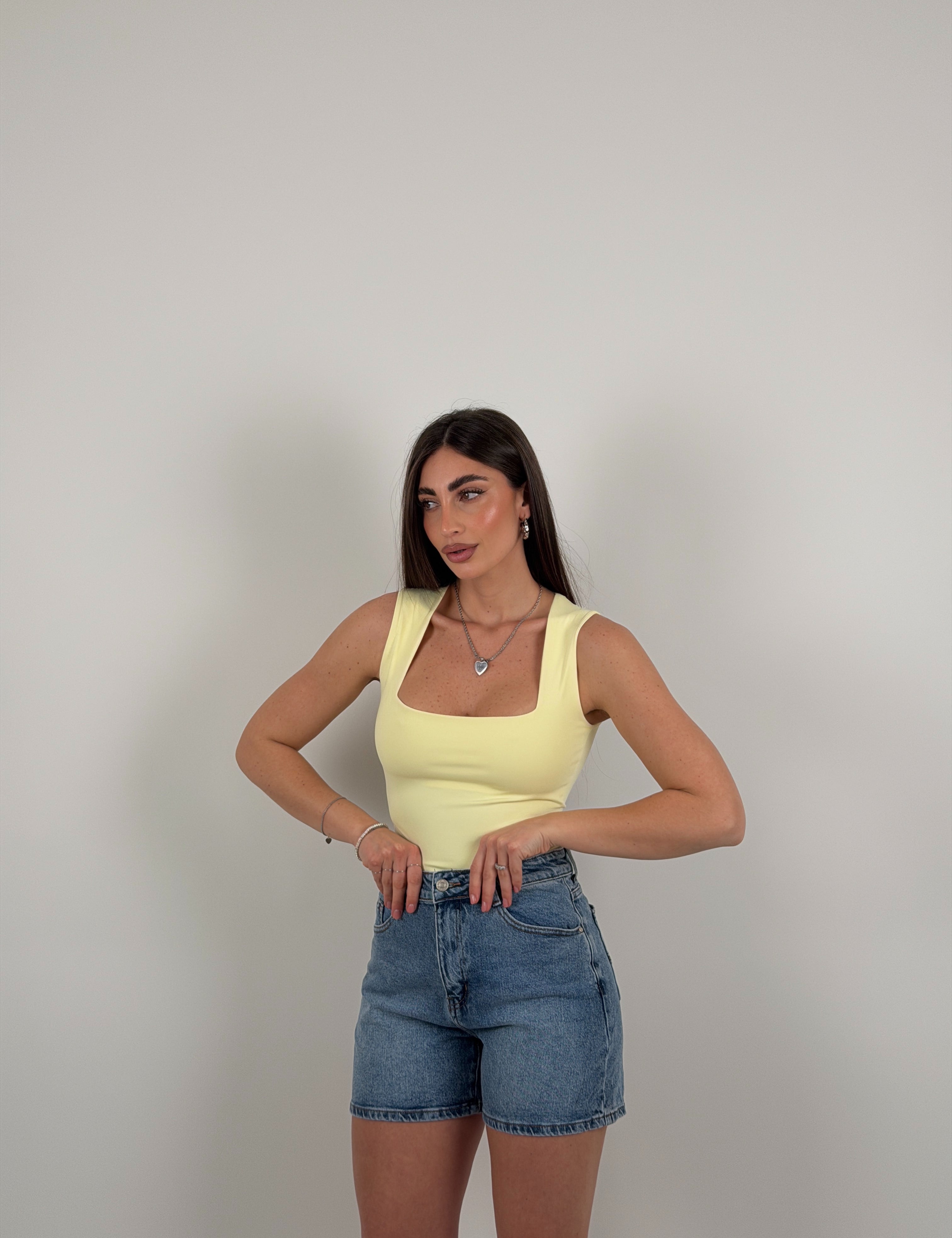 Body giromanica scollo quadrato