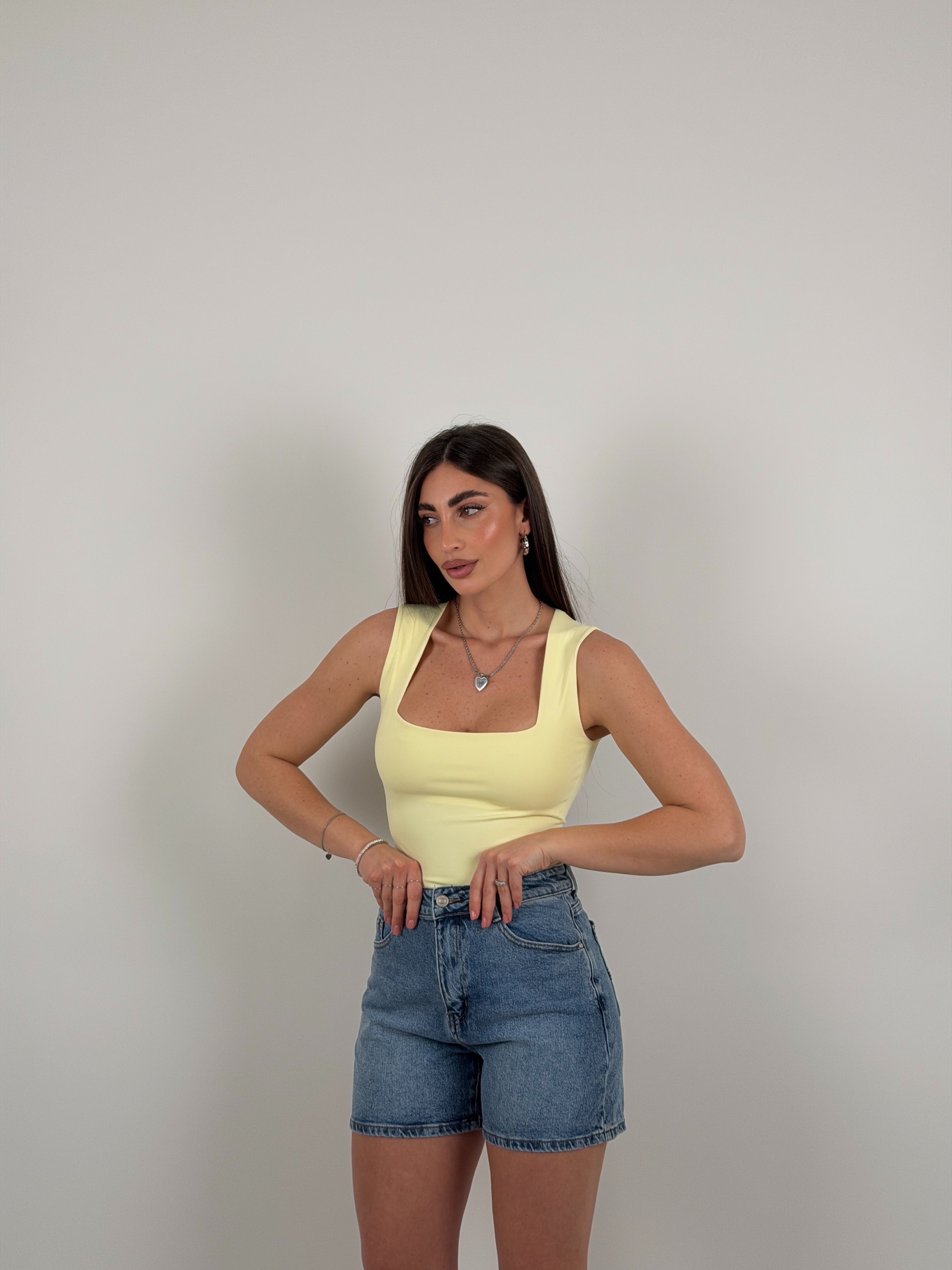 Body giromanica scollo quadrato