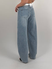 Jeans con cintura e foulard