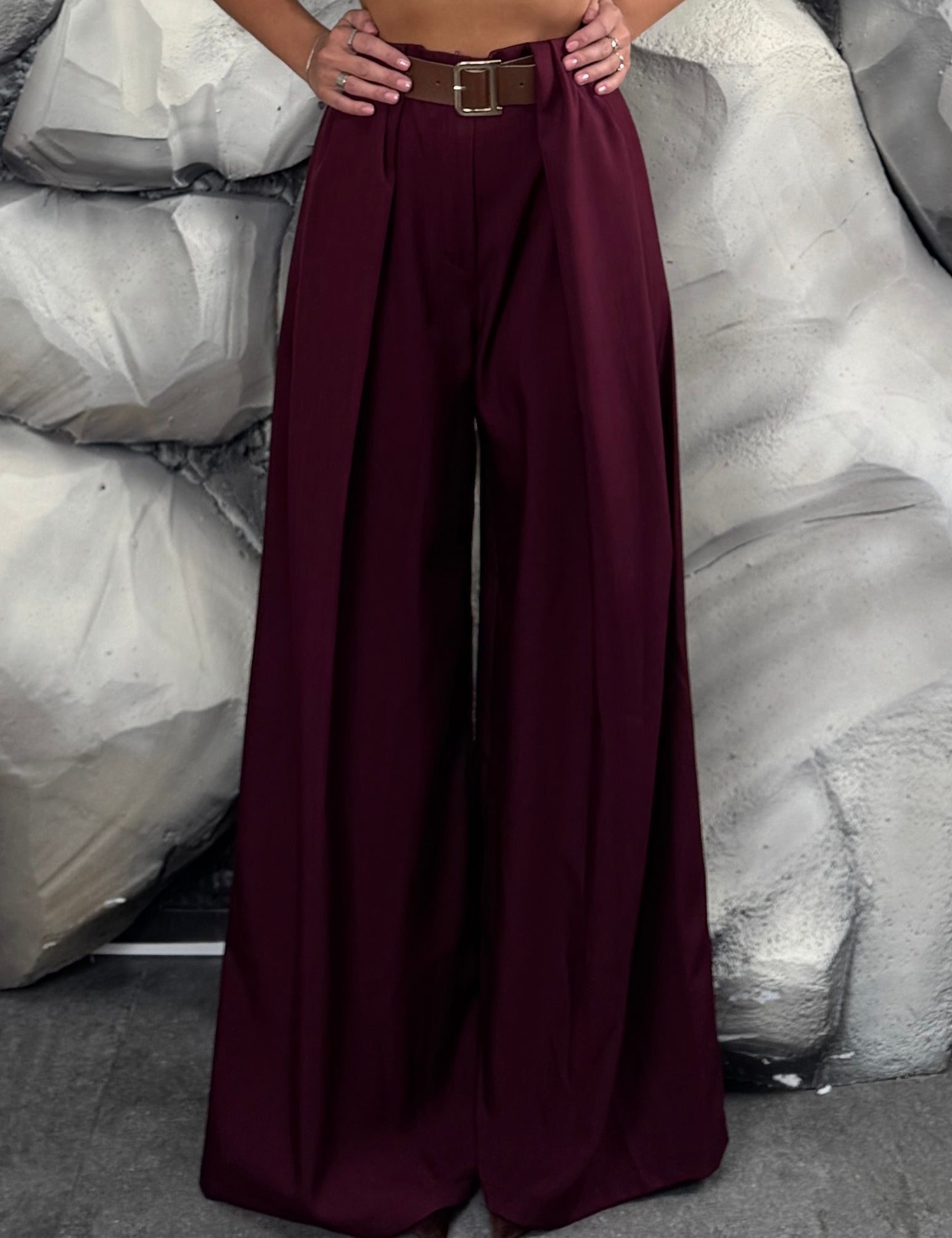 Pantalone con cintura in ecopelle