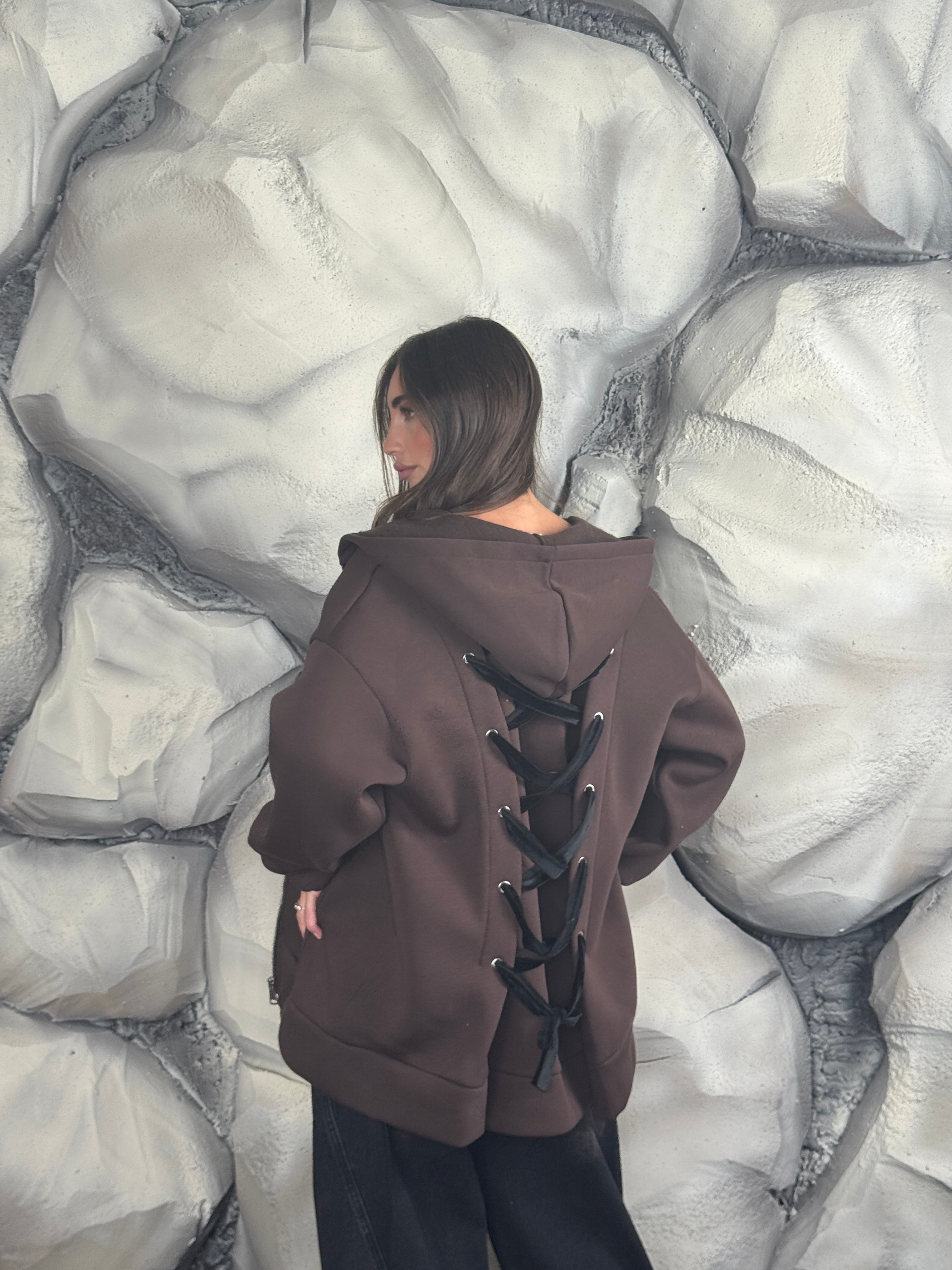 Felpa aperta sul retro