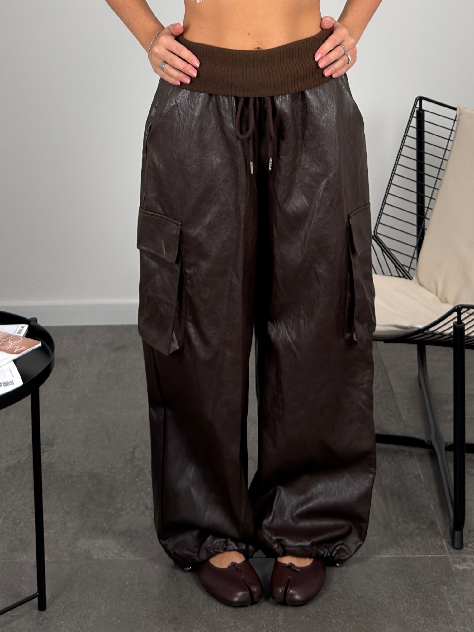 Pantalone ecopelle risvolto
