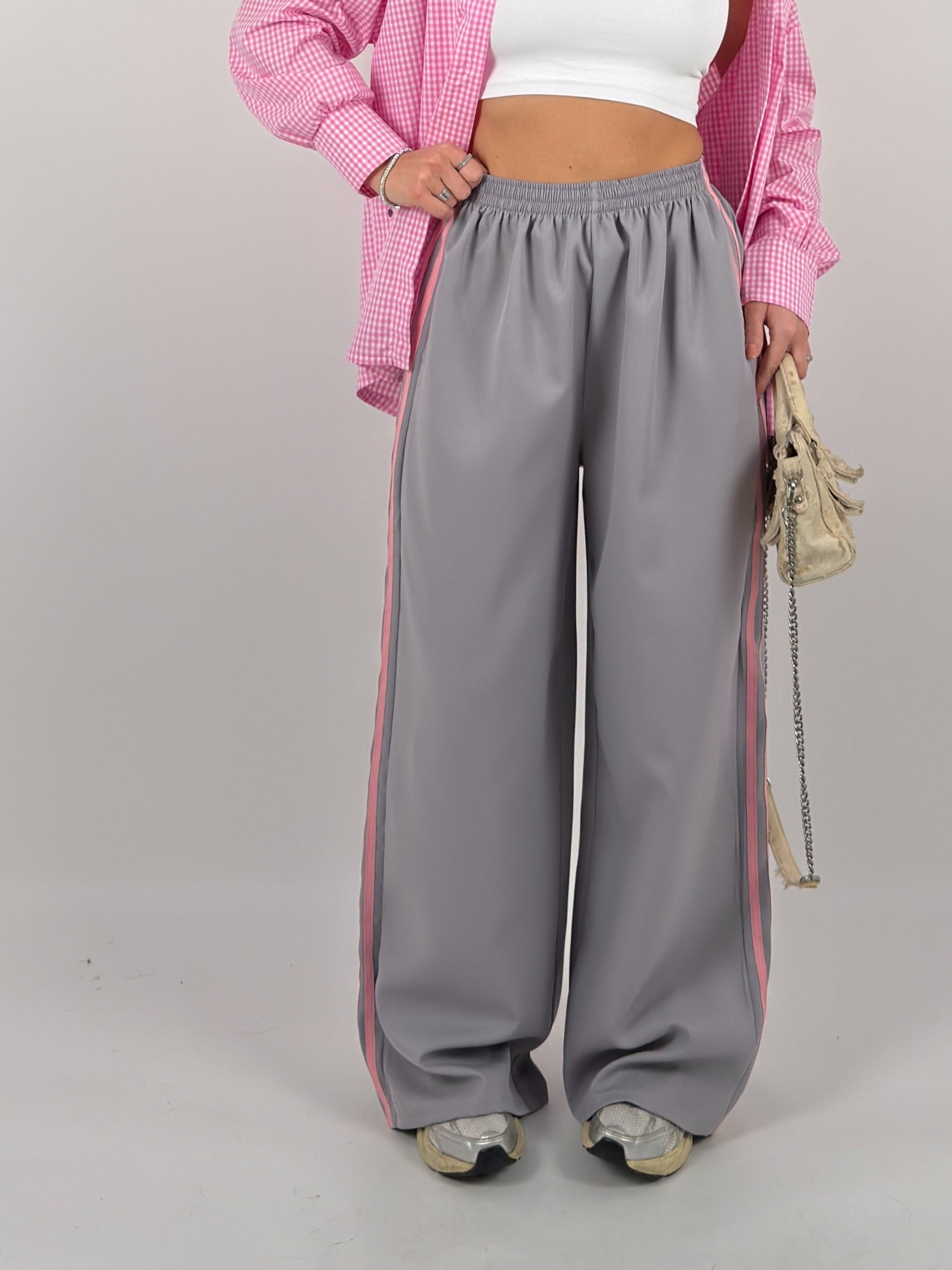 Pantalone con strisce laterali