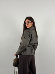 Giacca trench in ecopelle con cintura in vita