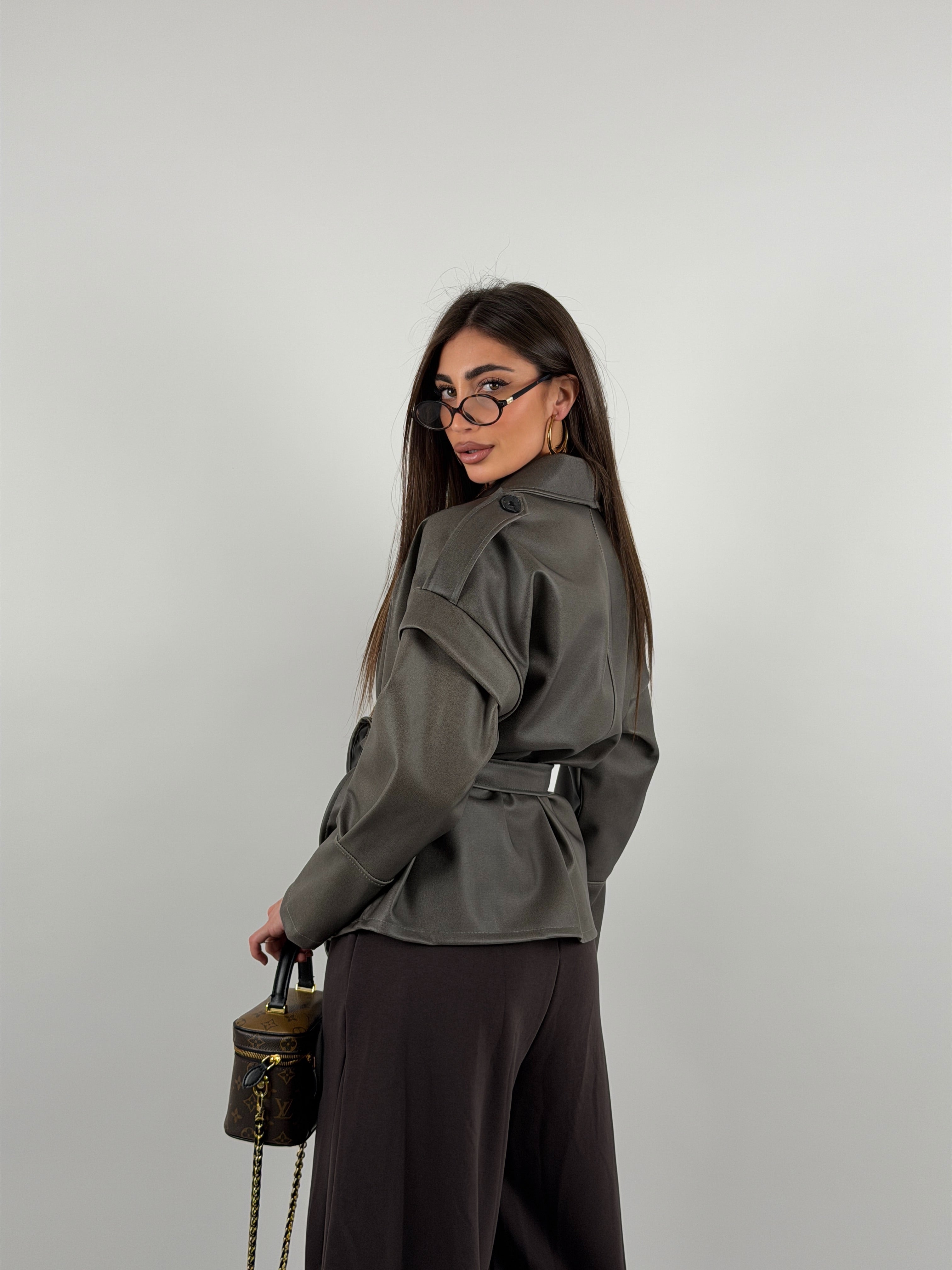 Giacca trench in ecopelle con cintura in vita