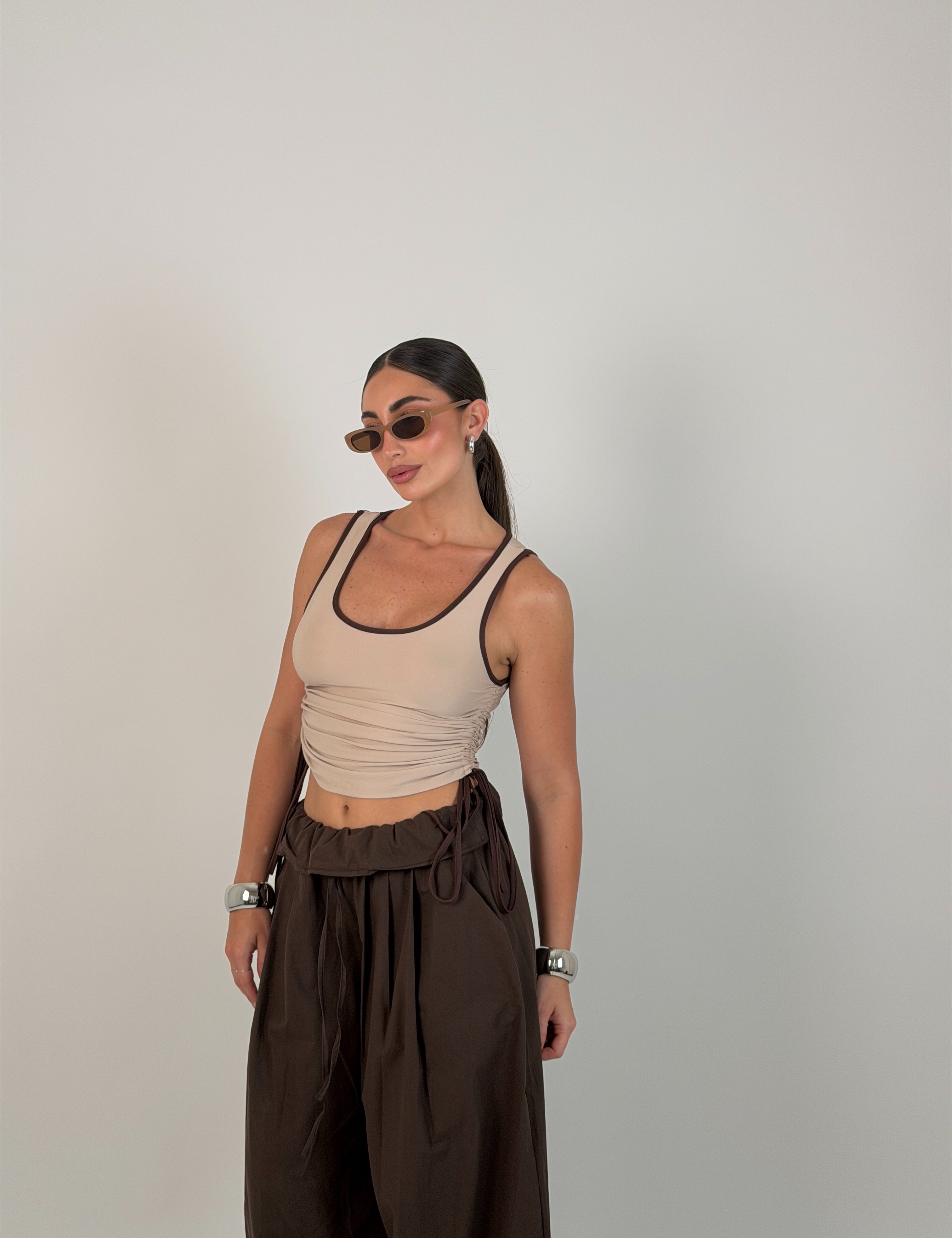 Top bicolor con laccetti