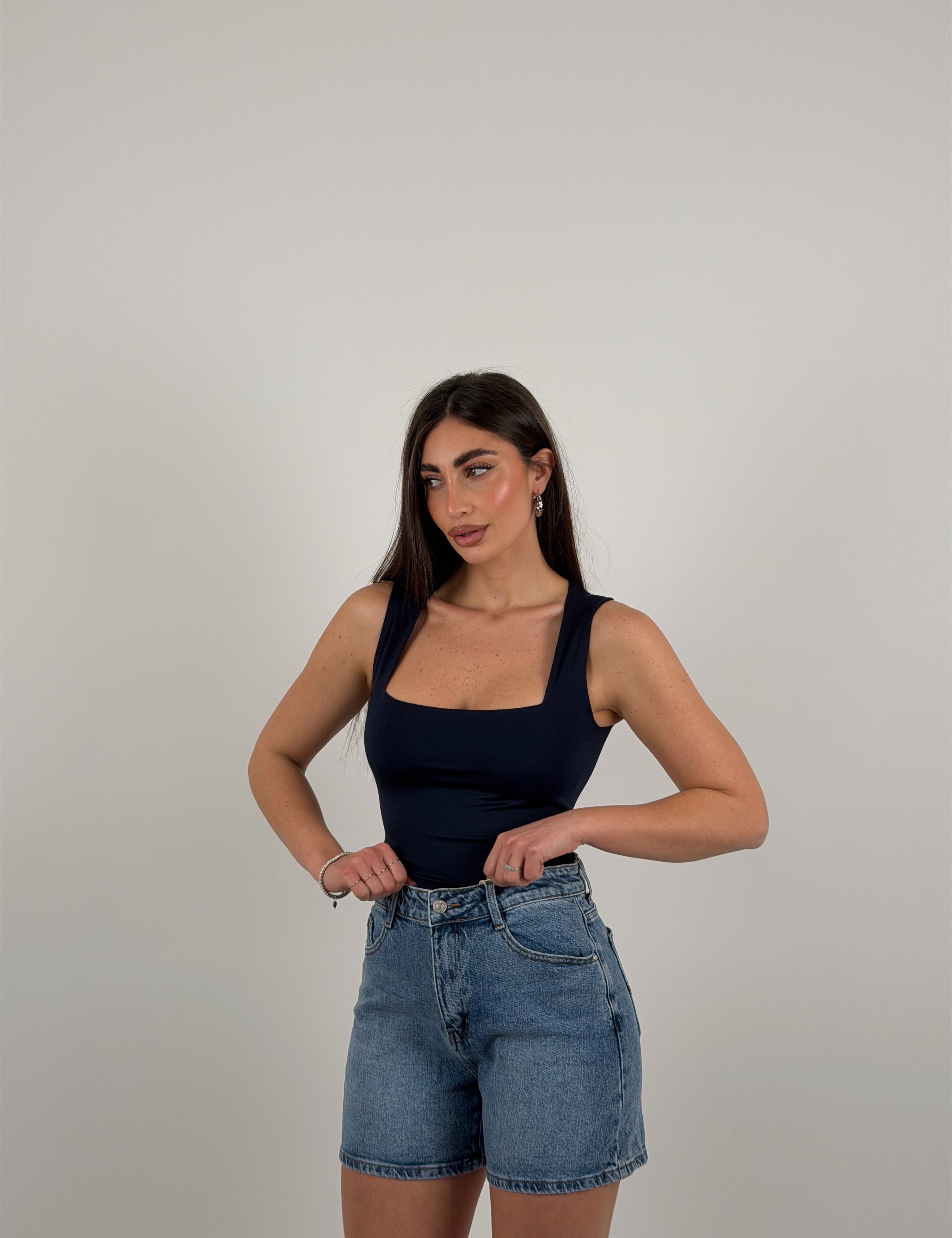 Body giromanica scollo quadrato