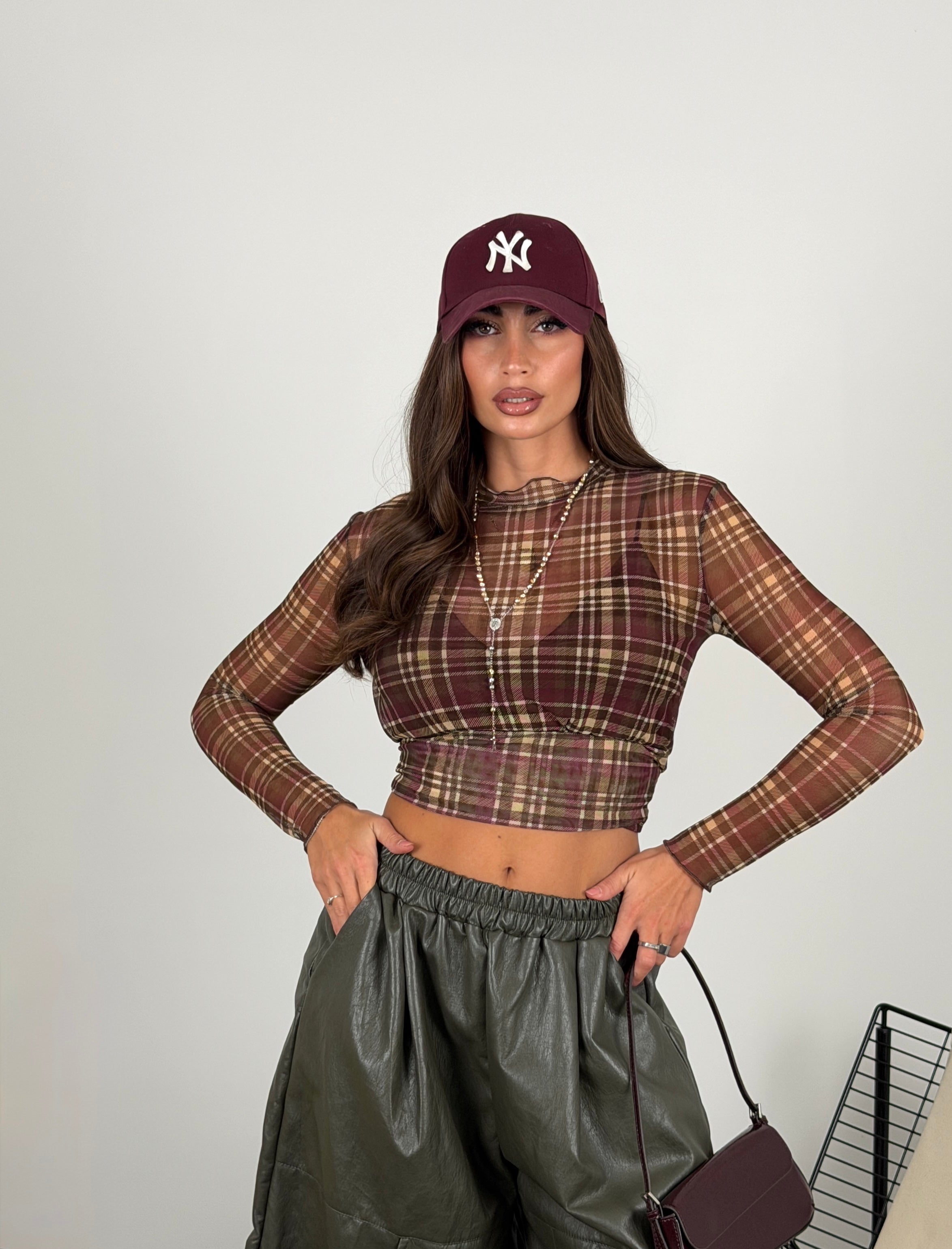 Maglia a quadri semivelata con top