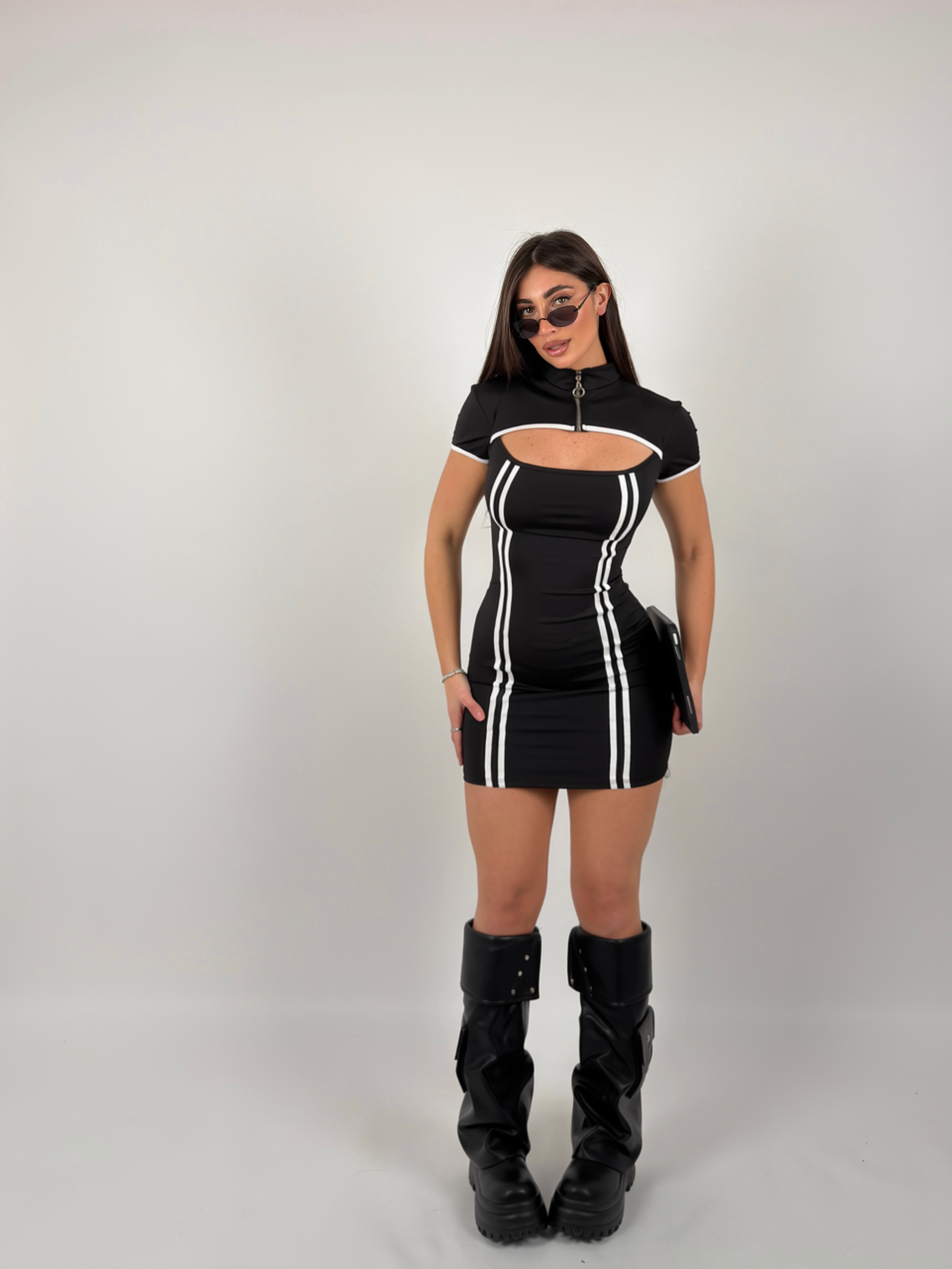 Vestito lycra con strisce laterali e coprispalle