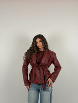 Giacca con spallina strutturata e cintura in vita