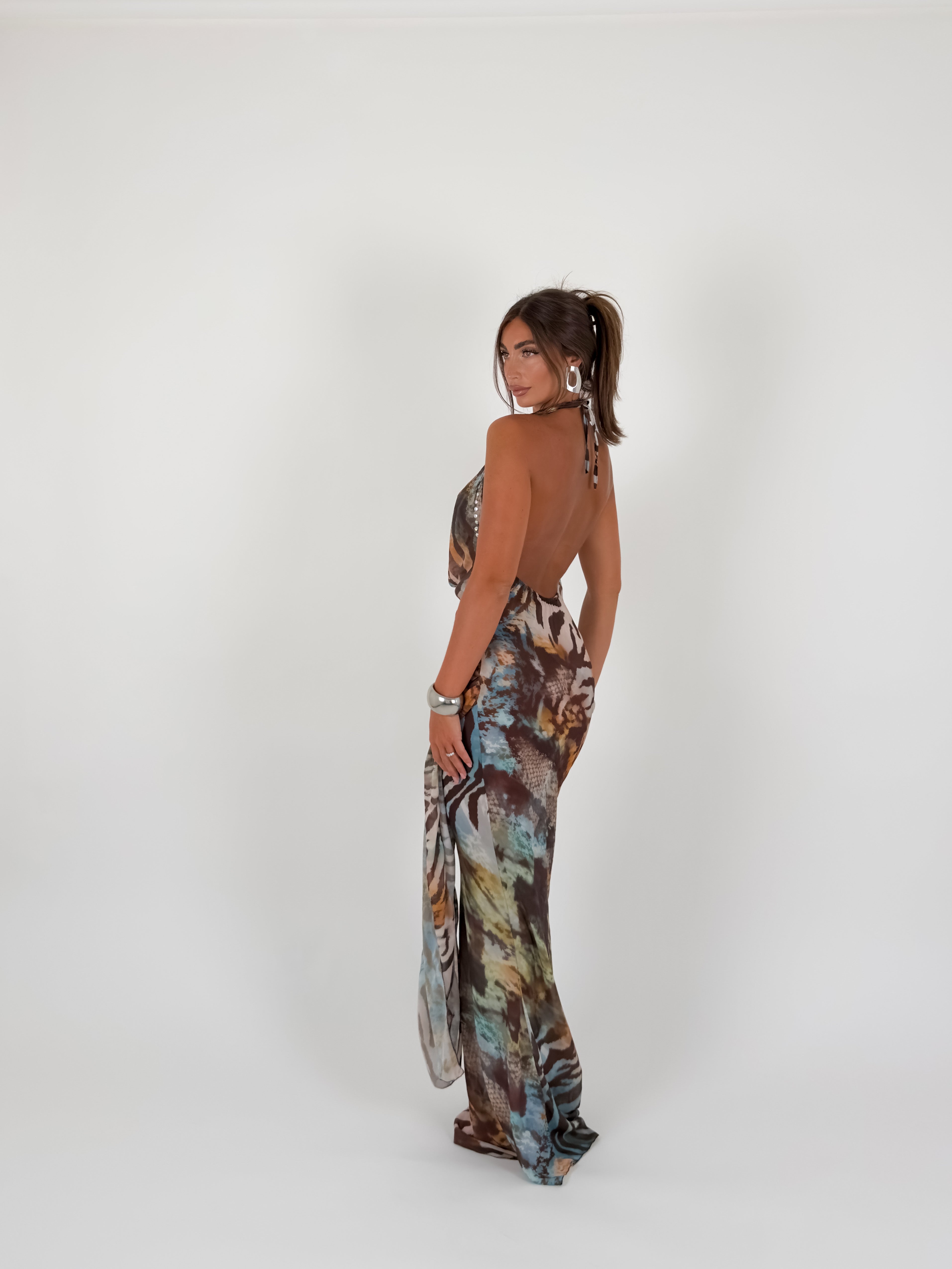 Vestito semivelato fantasia lungo