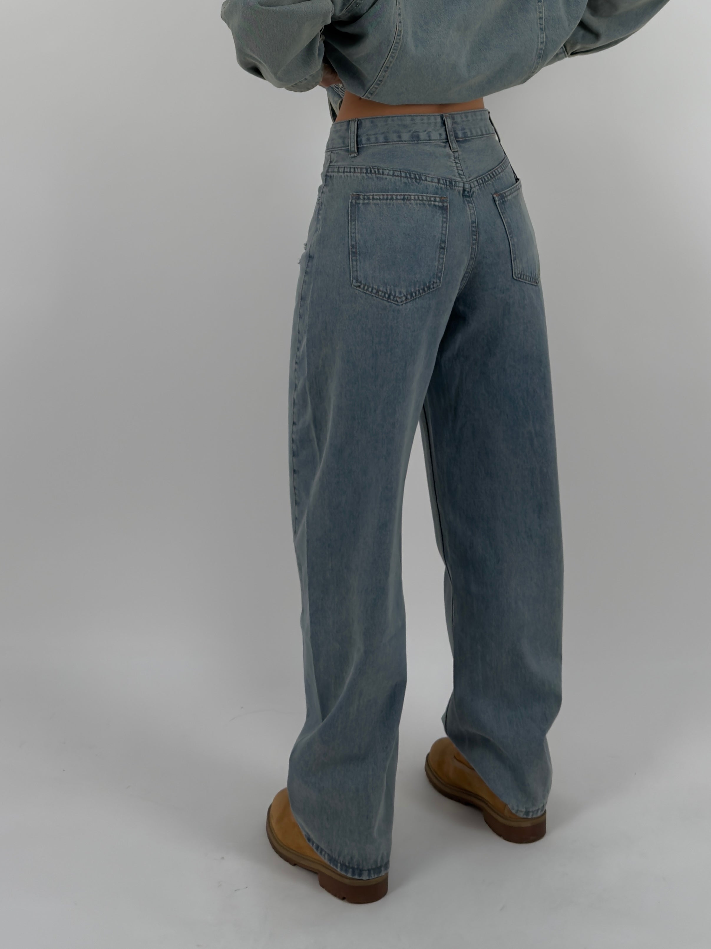 Jeans ballon con cuciture