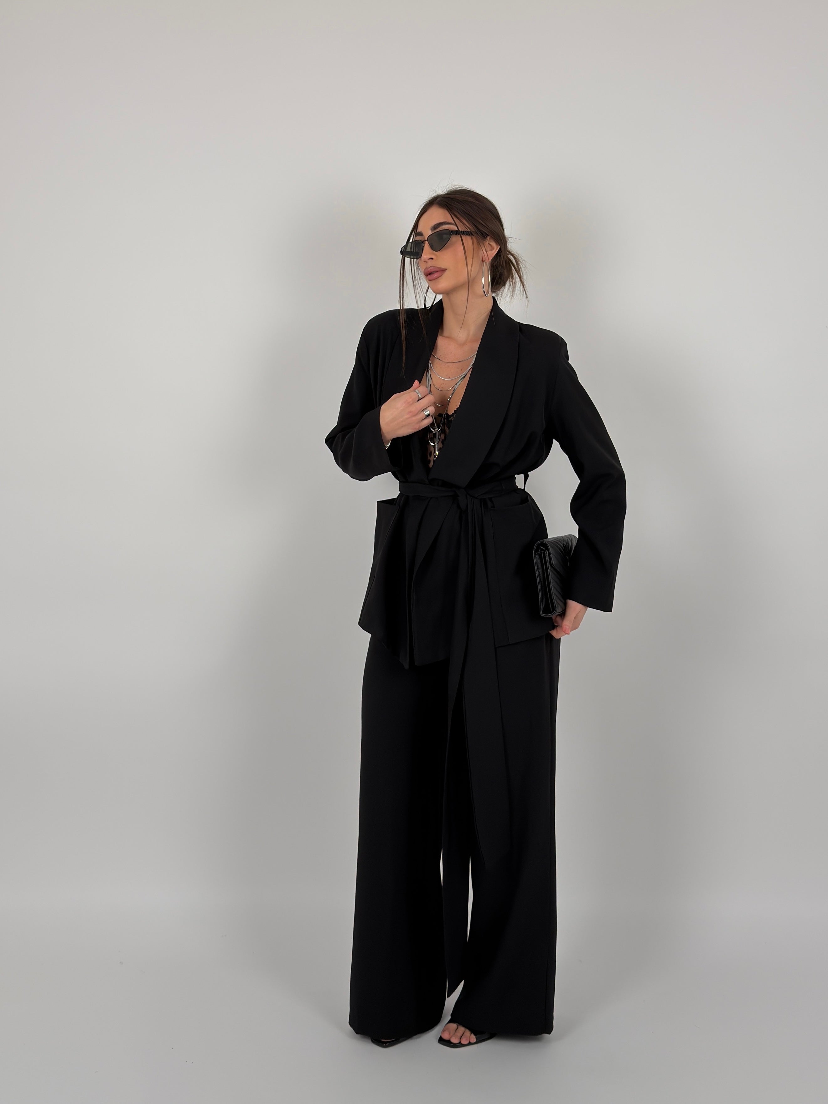 Completo con cintura in vita