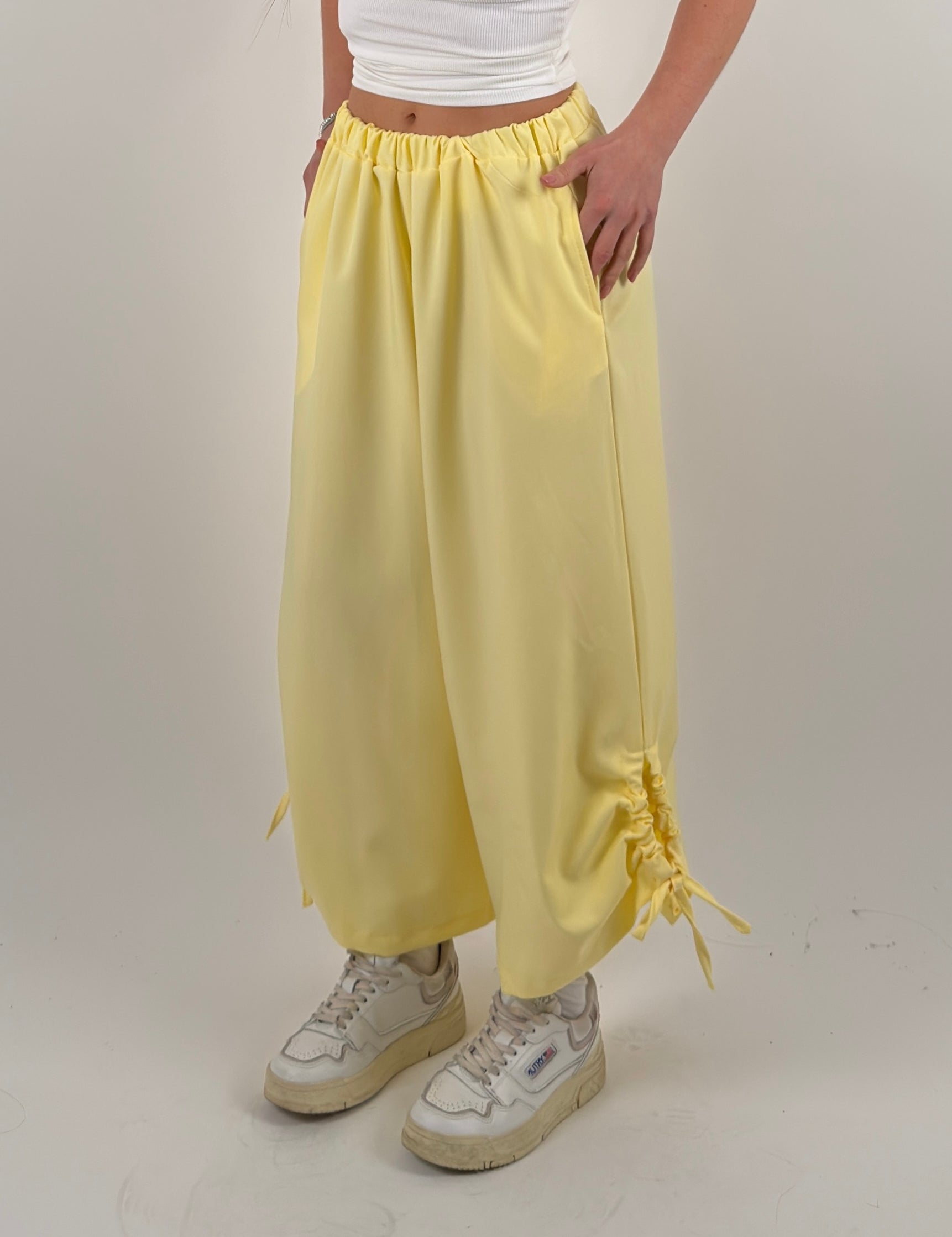 Jorts in tessuto regolabile sul lato