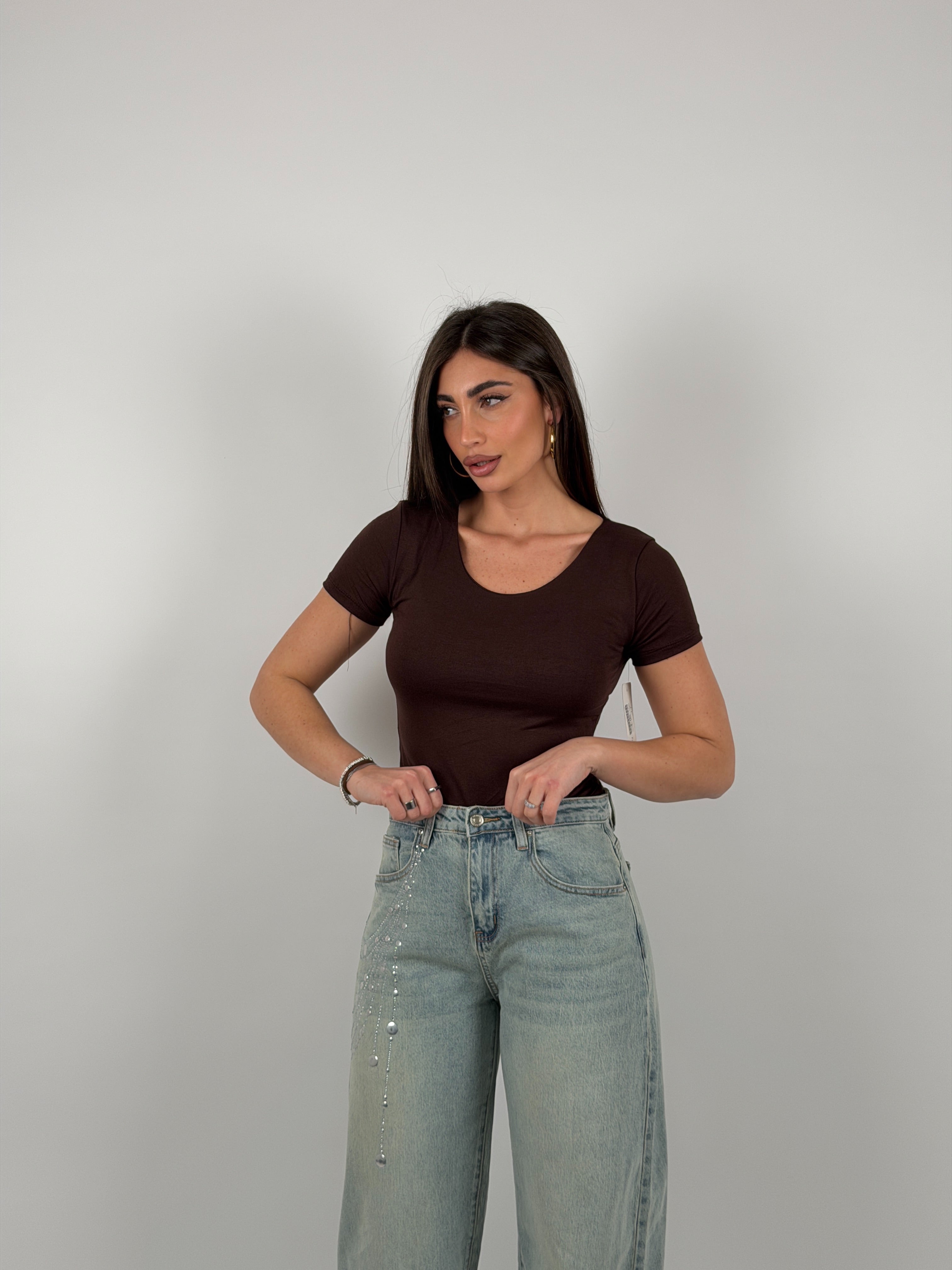 Maglia semivelata con scollo tondo e mezza manica