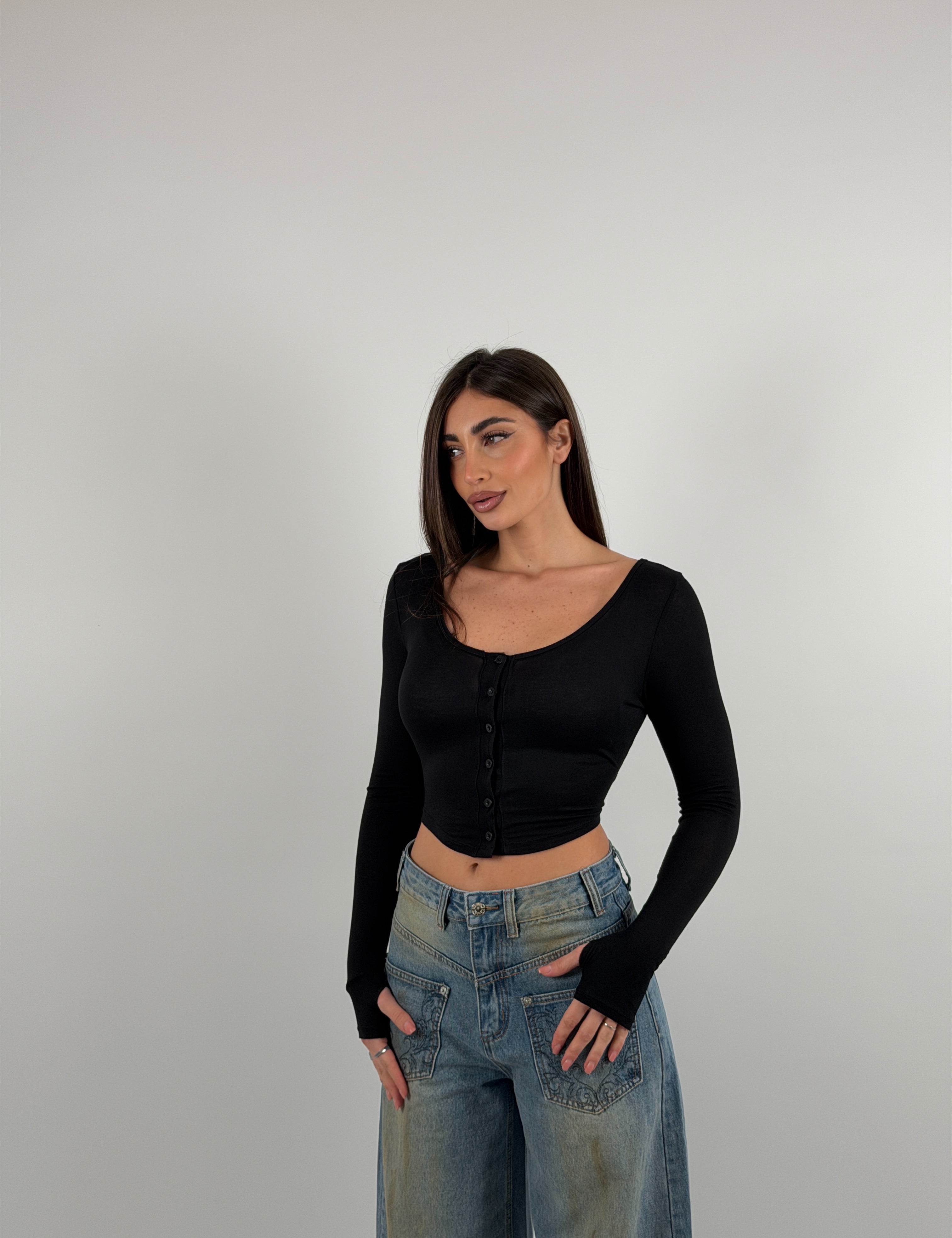 Maglia crop semi velata con bottoncini