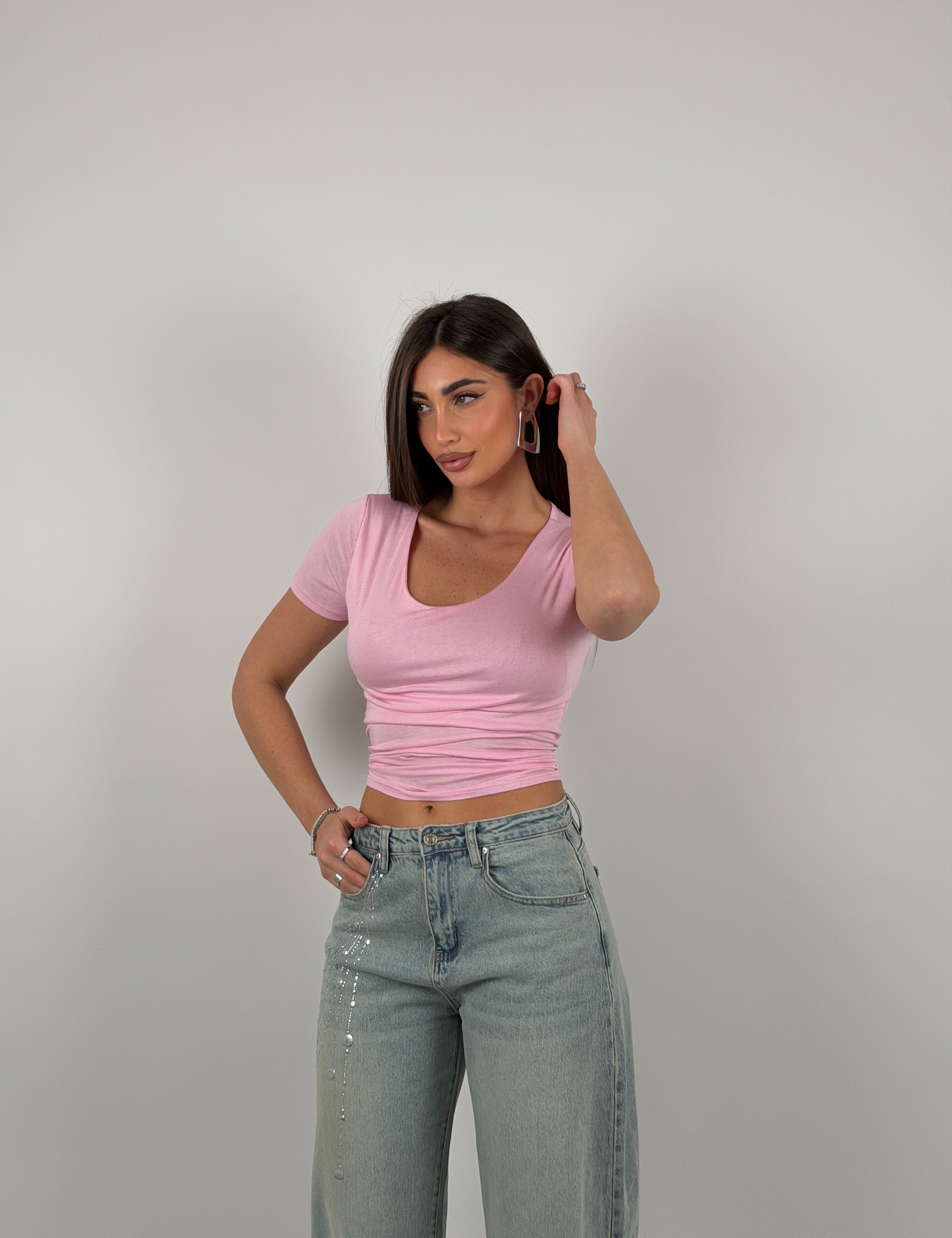 Maglia semivelata con scollo tondo e mezza manica