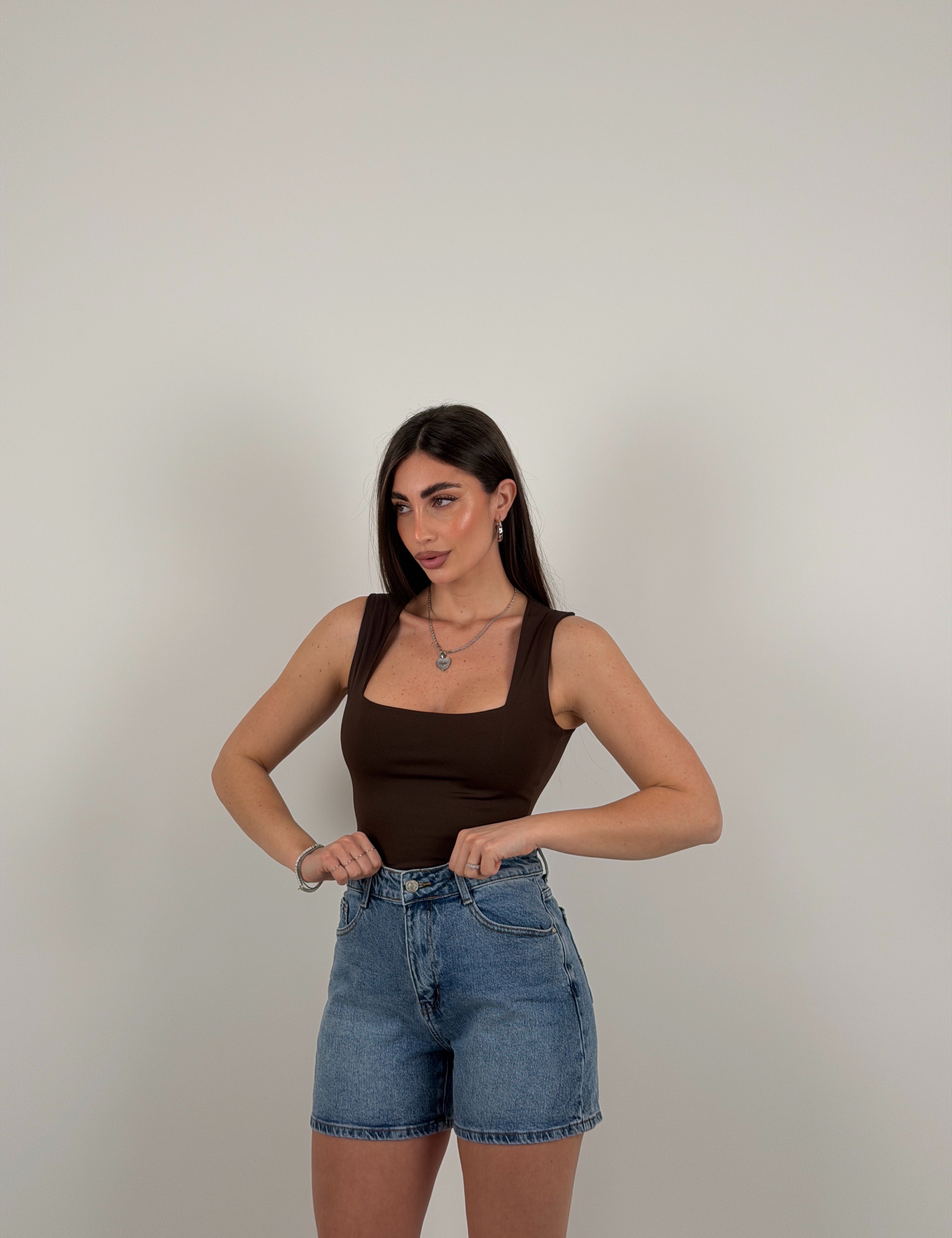 Body giromanica scollo quadrato