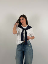 Maglia con maniche che si incrociano