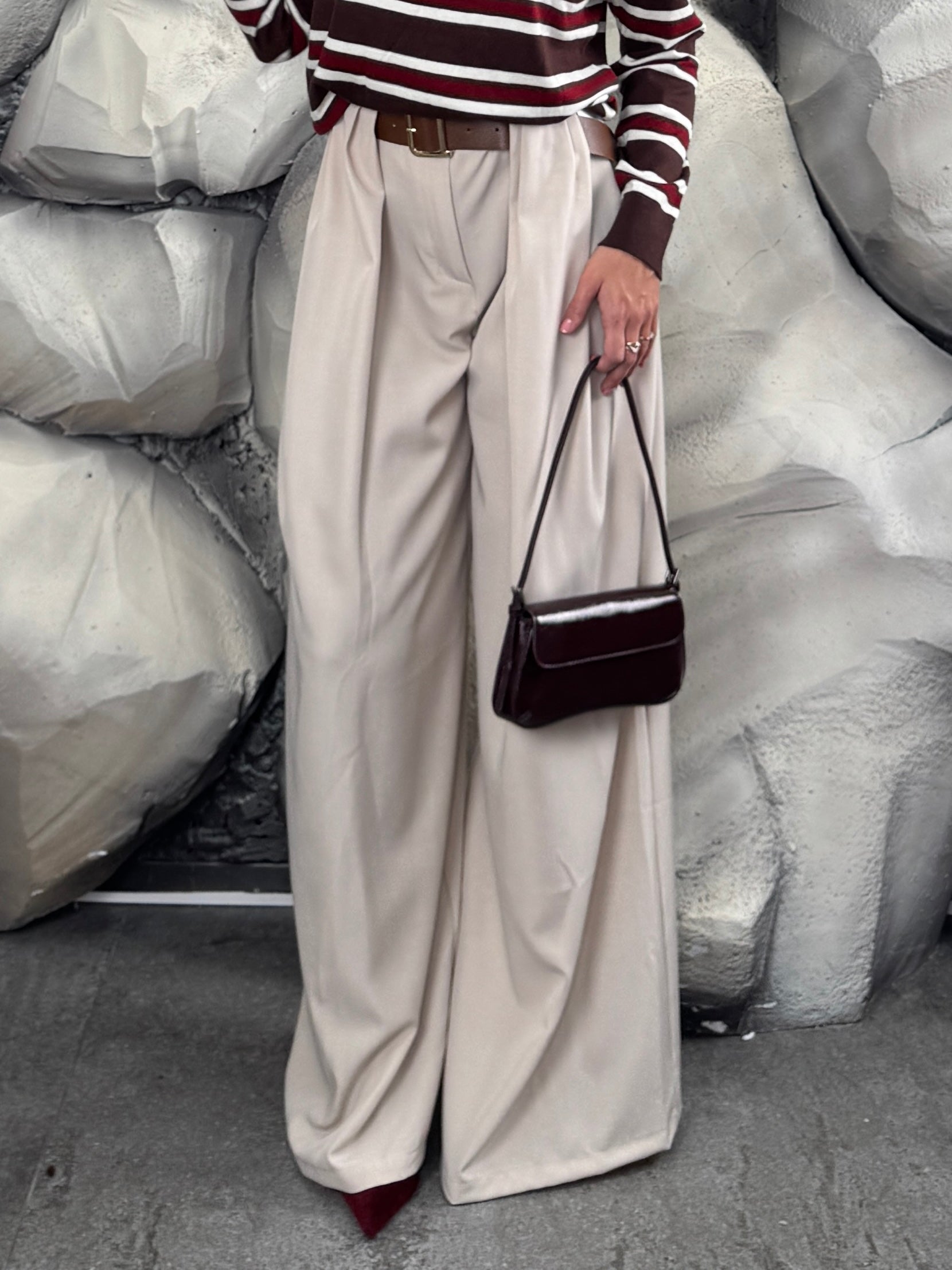 Pantalone con cintura in ecopelle