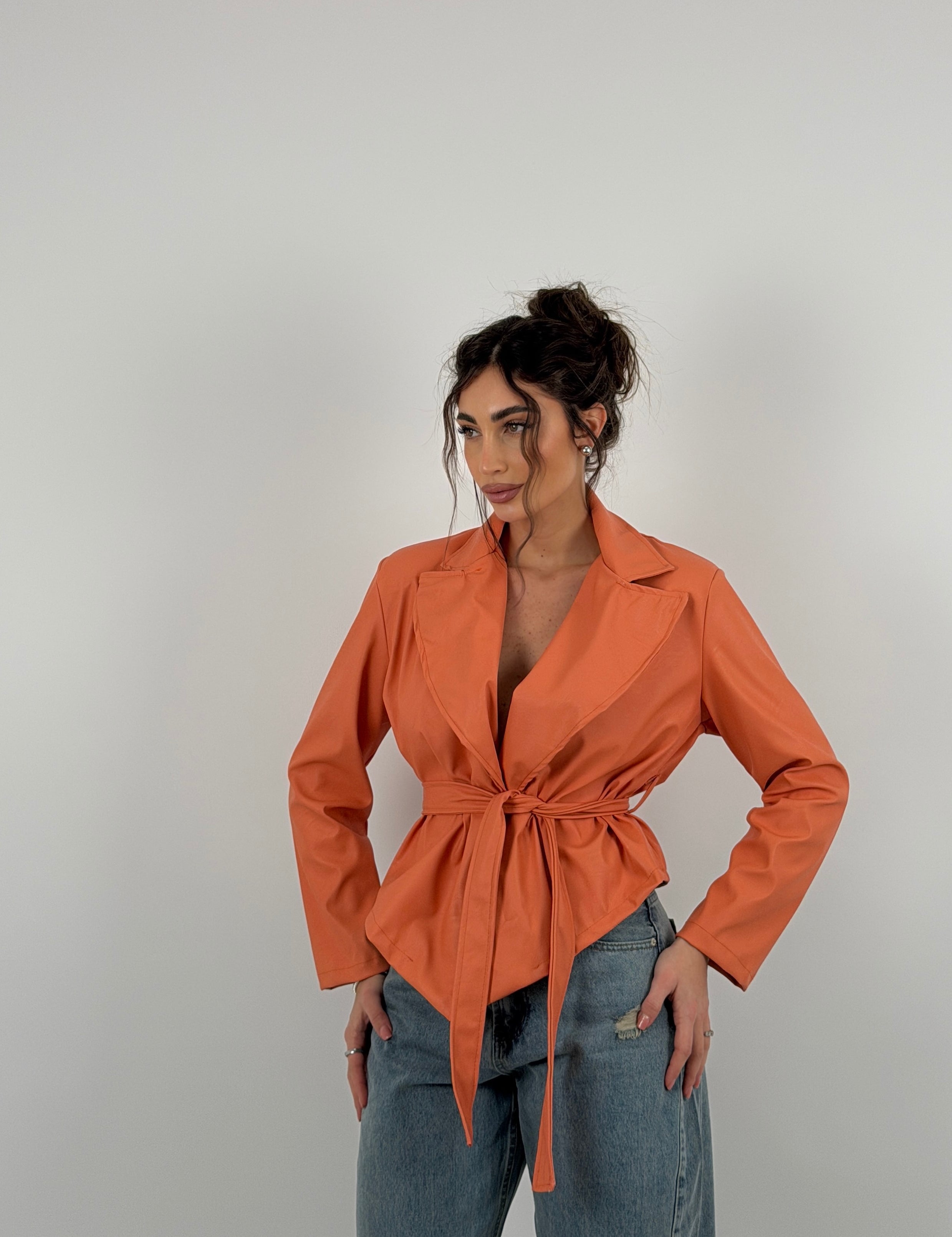 Giacca con cintura in vita