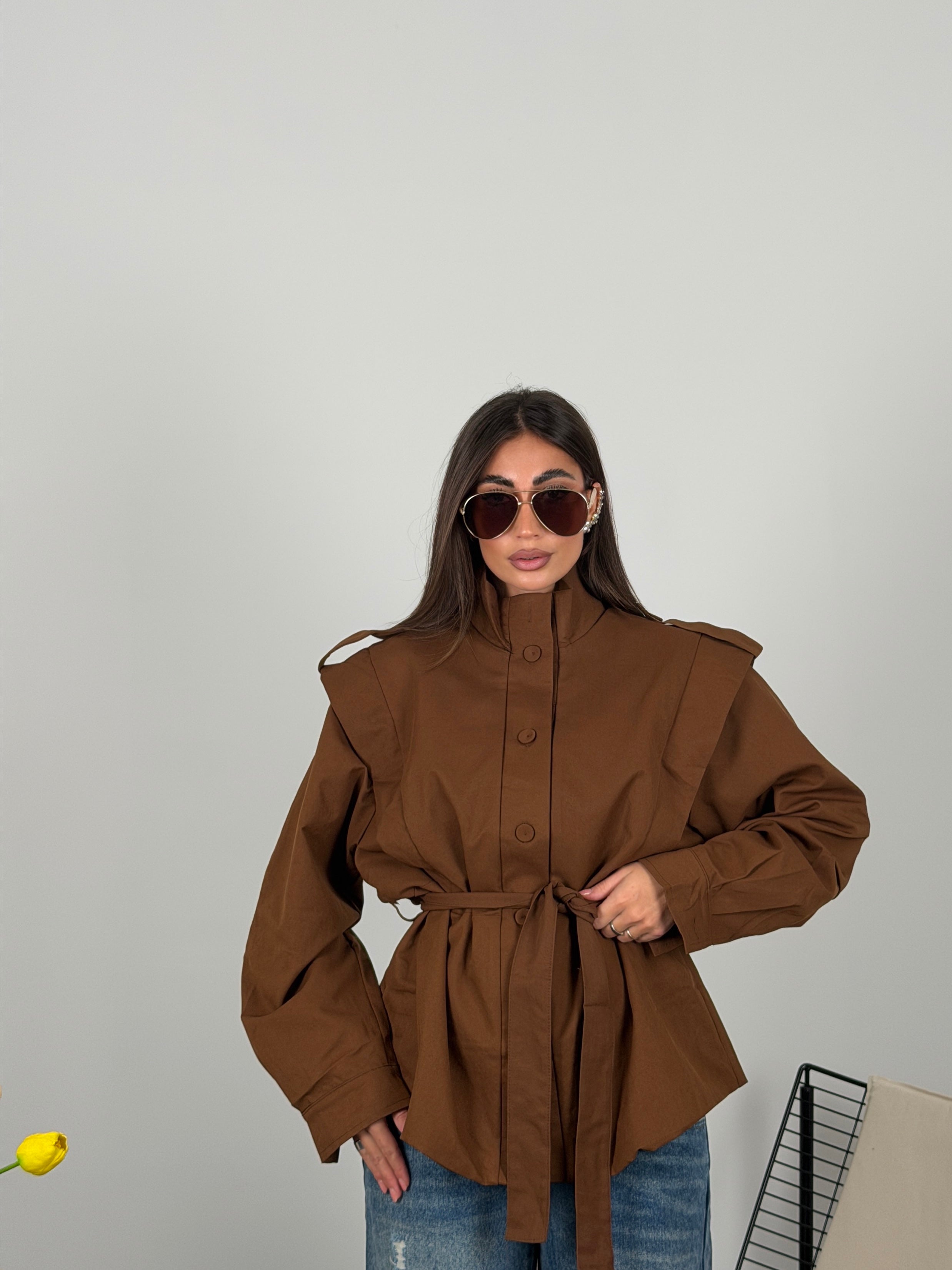 Giacca trench con cintura in vita