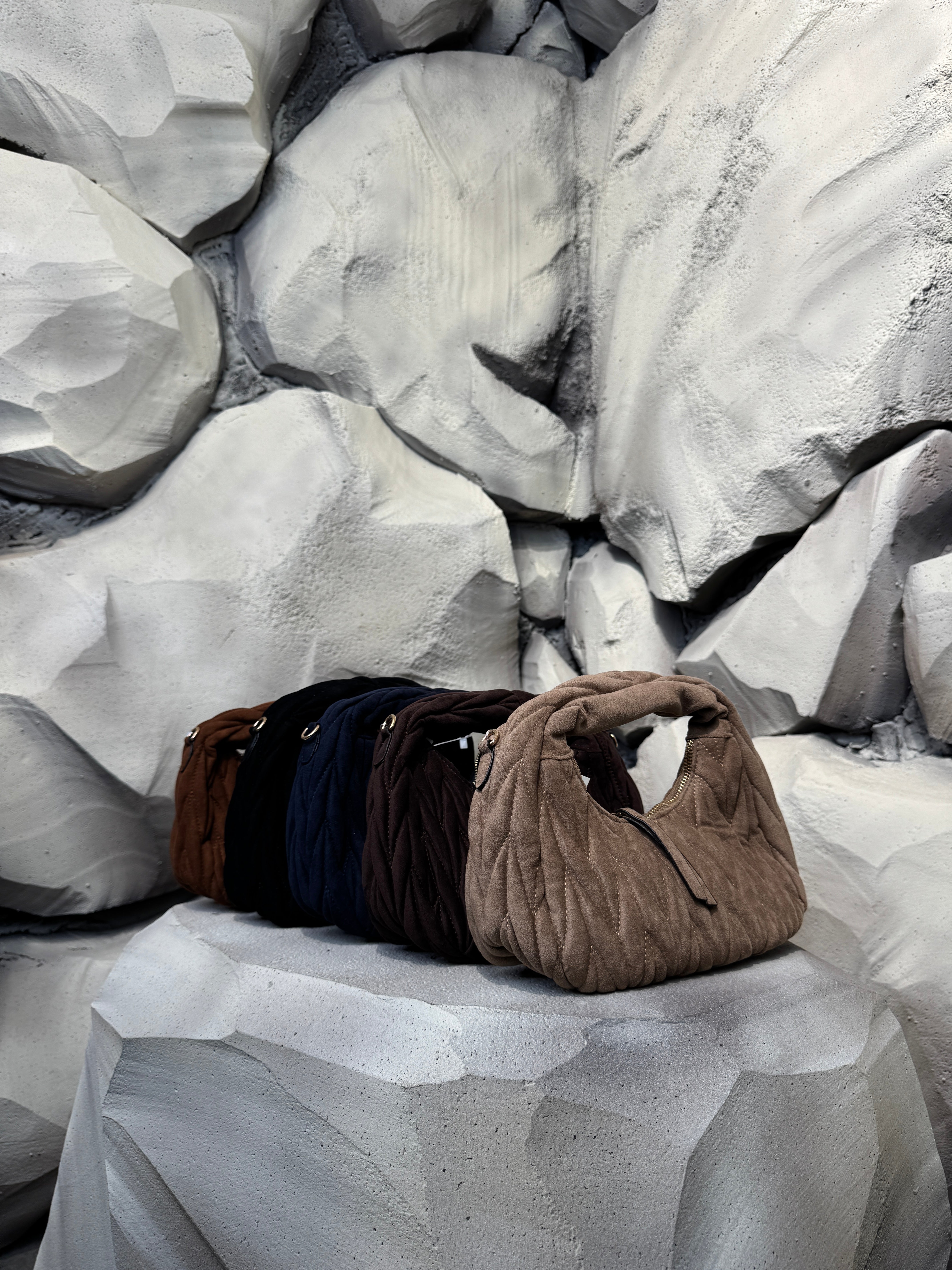 Borsa Monia