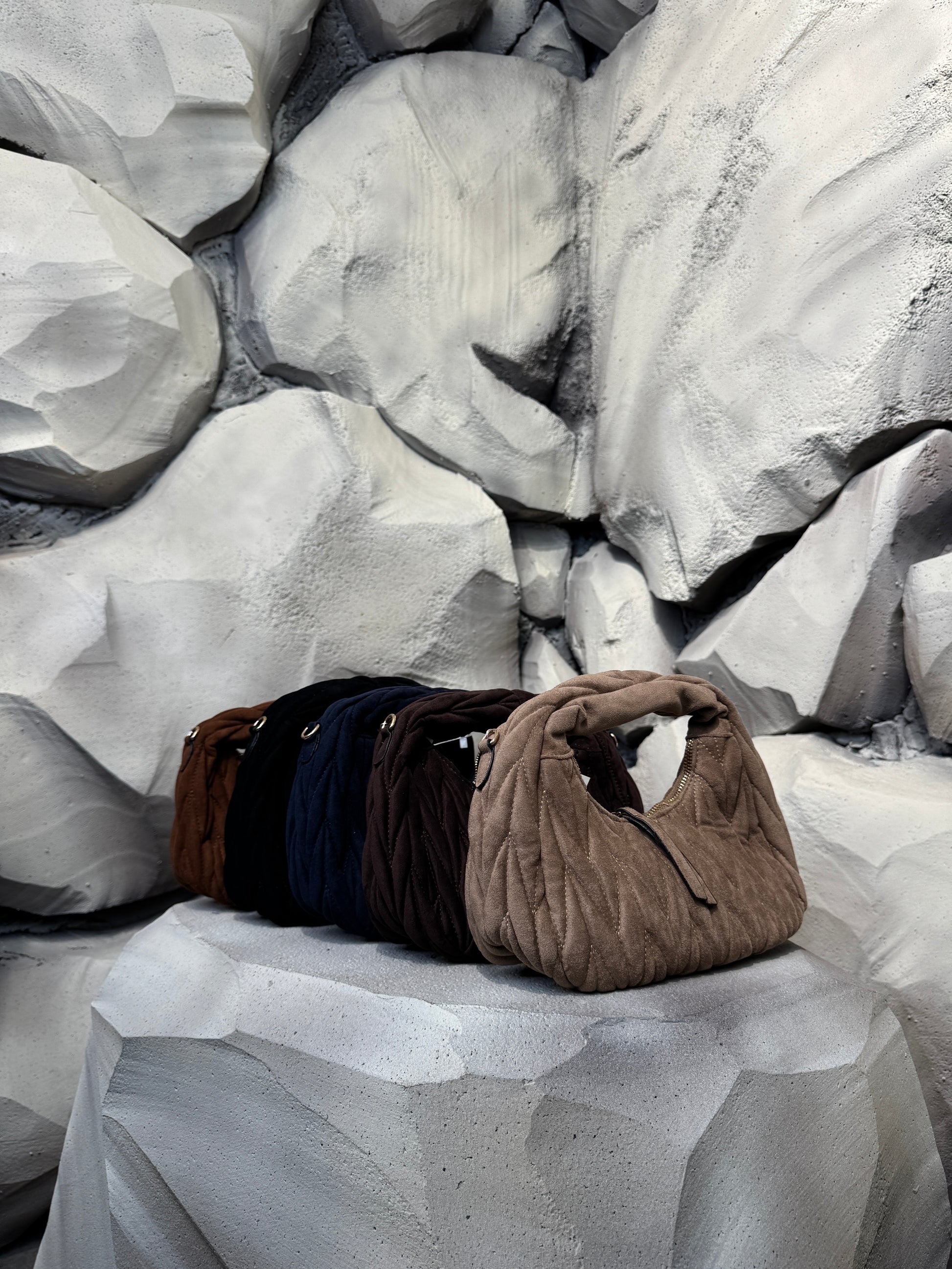 Borsa Monia