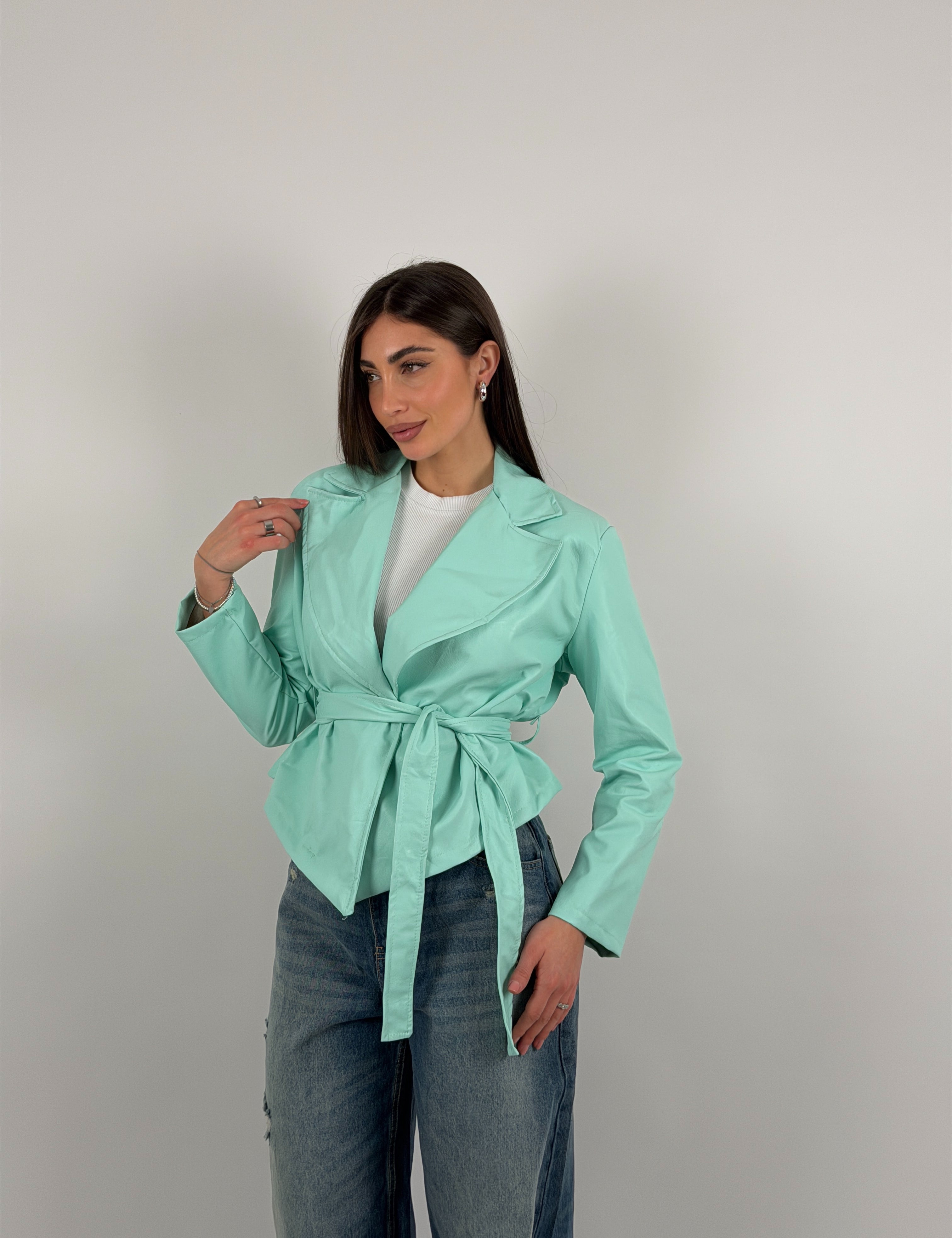 Giacca con cintura in vita