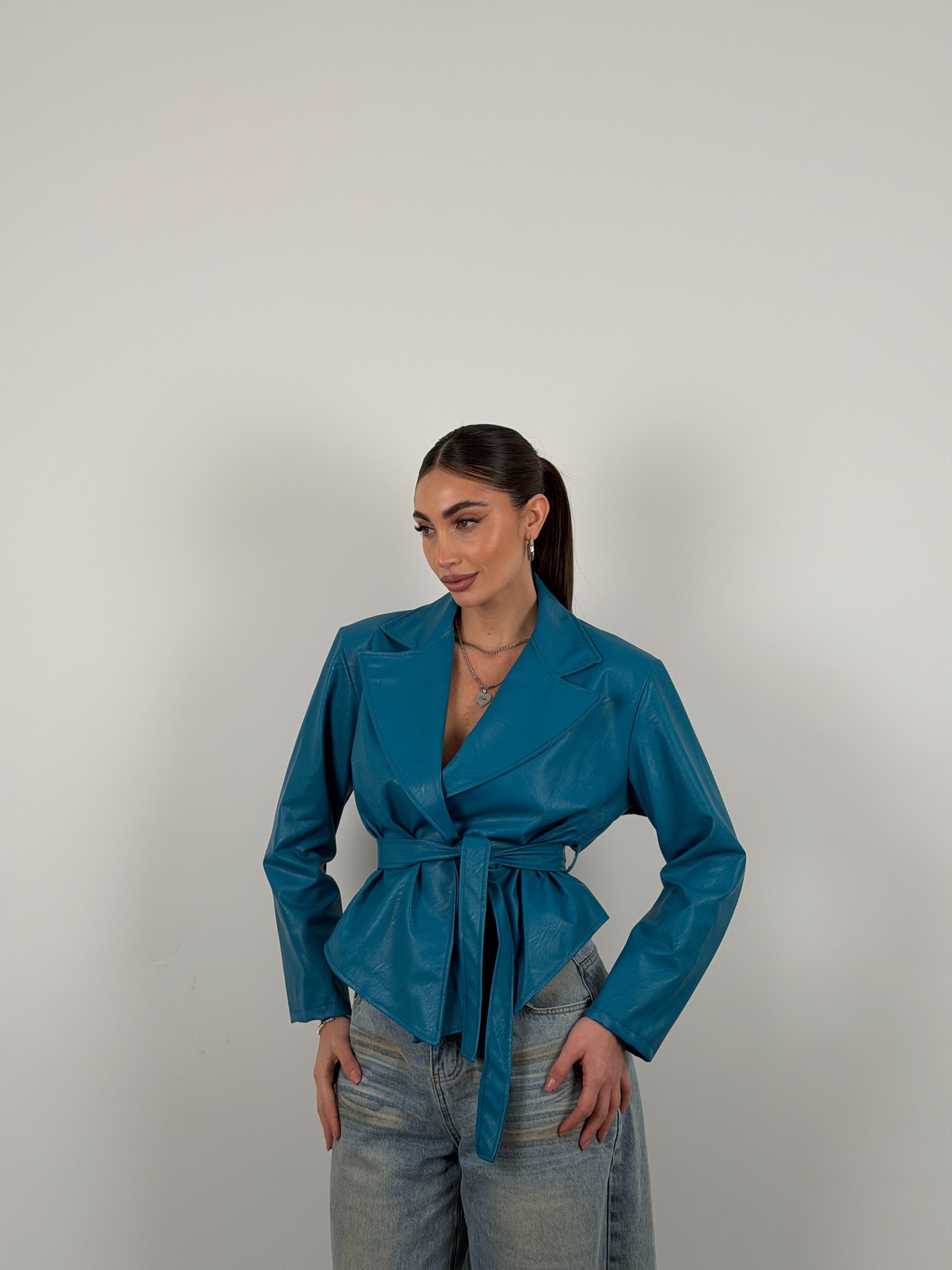 Giacca con cintura in vita