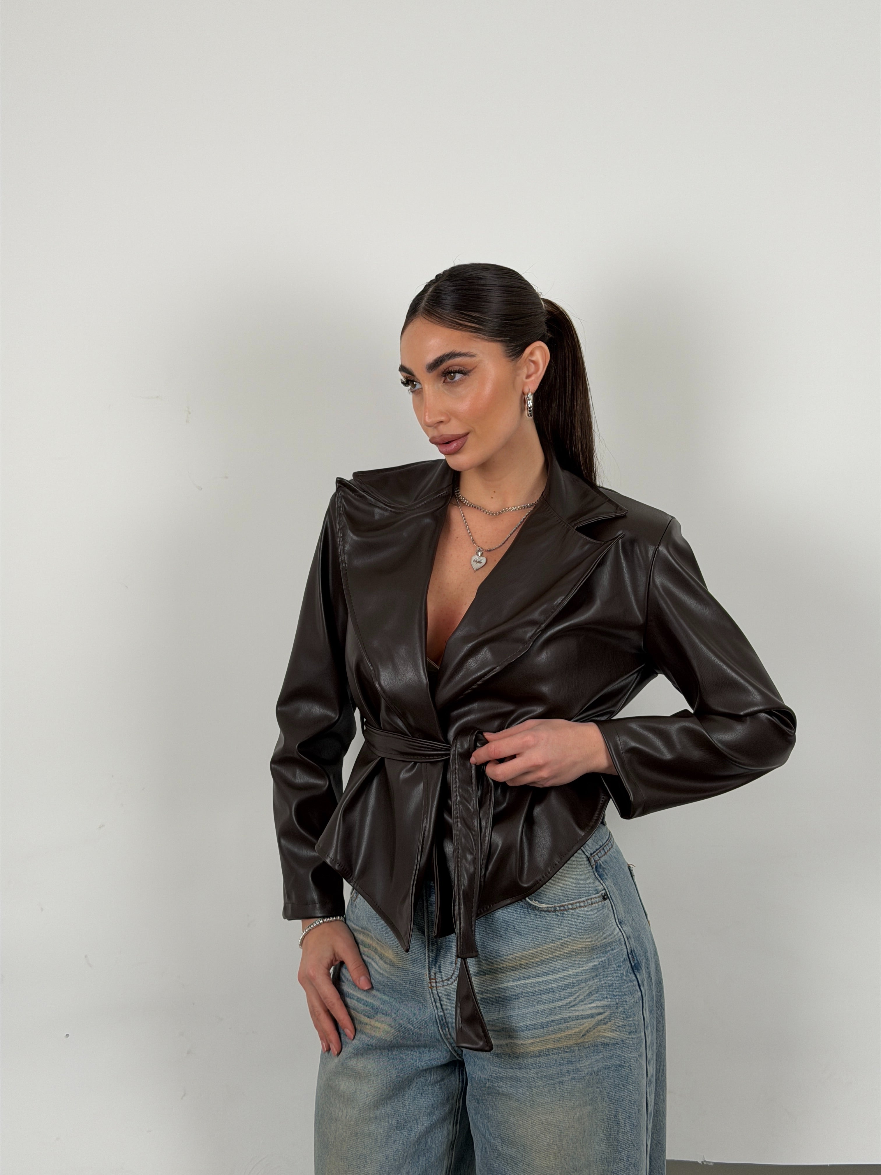 Giacca con cintura in vita