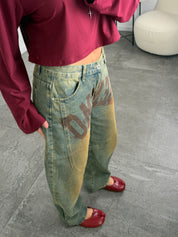 Jeans red flag